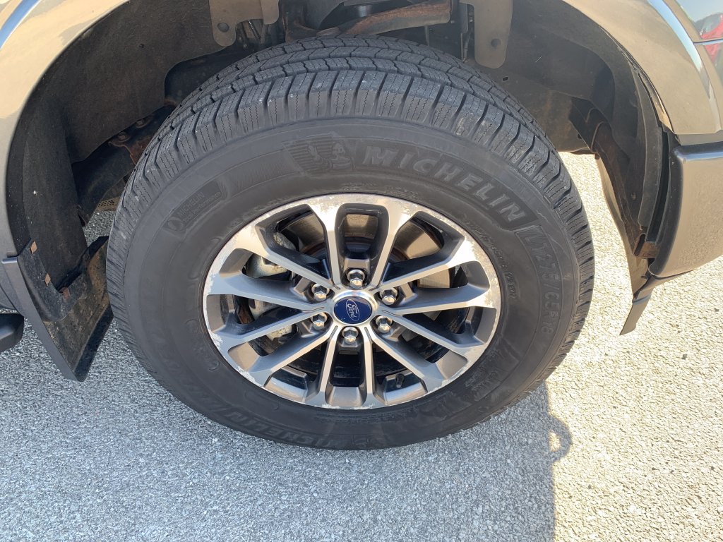 Used 2018 Ford F150 XLT w/ Equipment Group 302A Luxury AWD/4WD image 12
