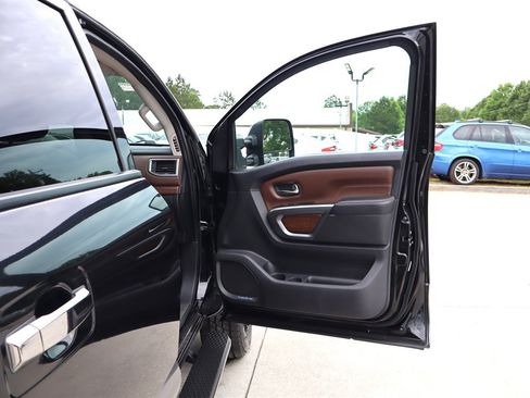 Used 2017 Nissan Titan Platinum Reserve AWD/4WD image 43