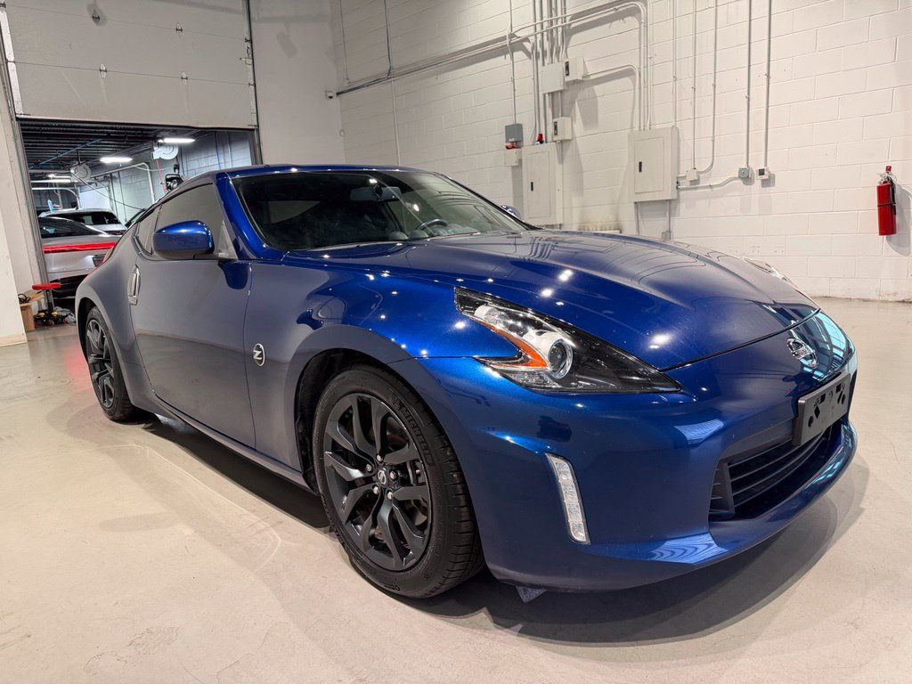 Used 2019 Nissan 370Z Coupe RWD image 4