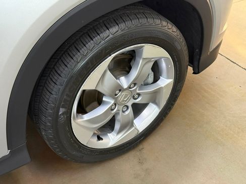Used 2017 Honda HR-V EX image 28