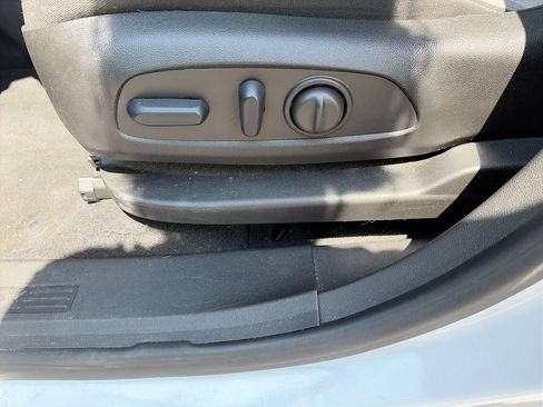 Used 2024 Chevrolet Equinox LS w/ LS Convenience Package FWD image 15
