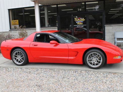 Used 1999 Chevrolet Corvette Coupe image 18