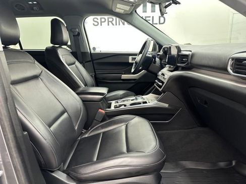 Used 2023 Ford Explorer XLT w/ Equipment Group 202A image 10