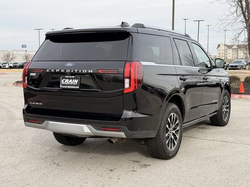 Used 2025 Ford Expedition Platinum image 7