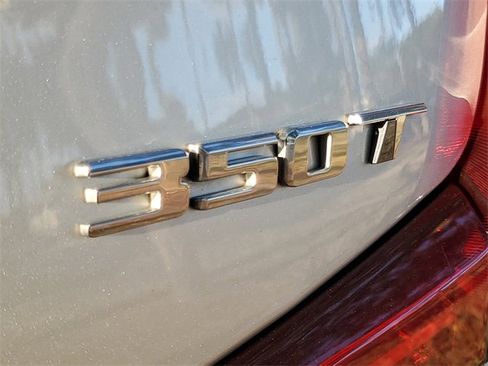 Certified 2021 Cadillac XT4 Luxury w/ Cold Weather Package image 6