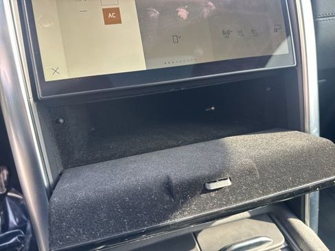 Used 2023 Land Rover Discovery S image 21