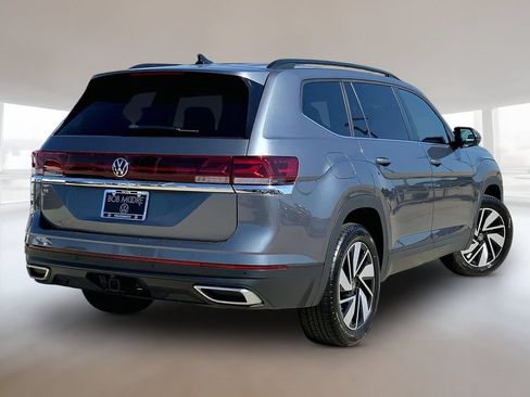 Certified 2025 Volkswagen Atlas SE FWD image 2