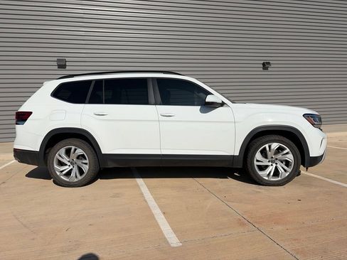 Used 2021 Volkswagen Atlas SE FWD image 2