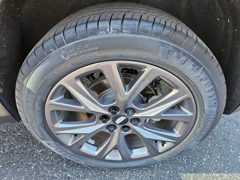 Used 2019 Cadillac XT5 Luxury FWD image 14