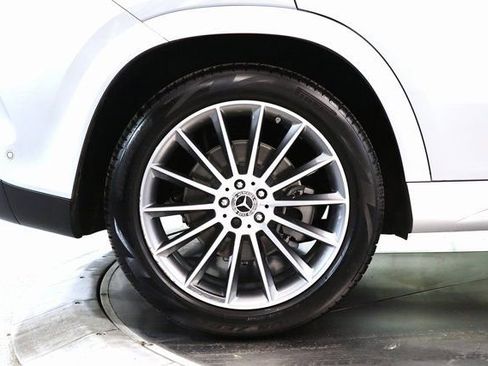 Used 2024 Mercedes-Benz GLE 450 4MATIC w/ AMG Line Exterior image 16