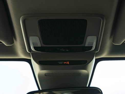Used 2025 Honda HR-V LX image 36