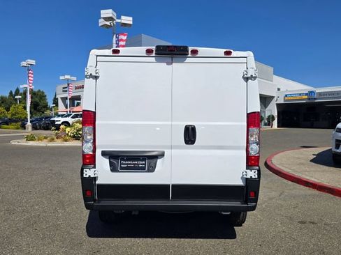 Used 2025 RAM ProMaster 2500 w/ Quick Order Package 22G SLT FWD image 4
