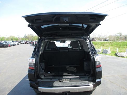 Used 2023 Toyota 4Runner TRD Off-Road Premium w/ Moonroof Package image 8