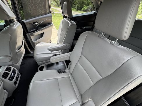 Used 2019 Honda Pilot Touring image 48