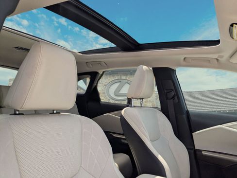 Certified 2025 Lexus RX 350 FWD w/ Convenience Package image 21