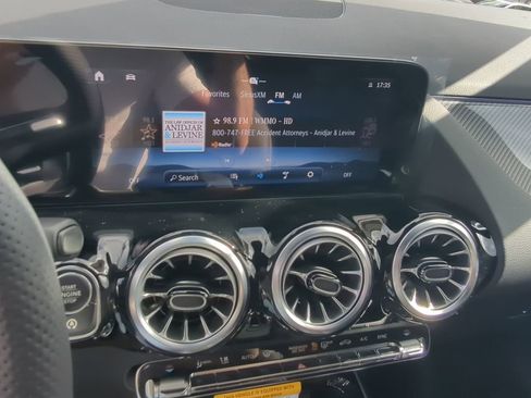 Used 2025 Mercedes-Benz GLA 250 image 6