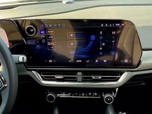 New 2026 Chevrolet Equinox EV LT w/ Midnight Package image 15