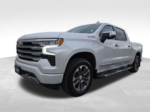 Used 2024 Chevrolet Silverado 1500 High Country w/ Technology Package AWD/4WD image 5