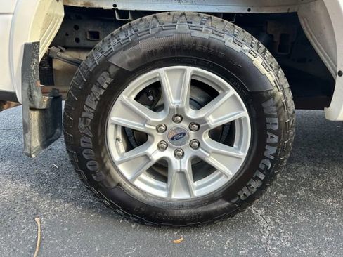 Used 2015 Ford F150 Lariat image 35