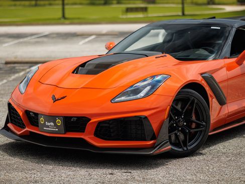 Used 2019 Chevrolet Corvette ZR1 RWD image 6