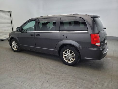 Used 2018 Dodge Grand Caravan SXT image 3
