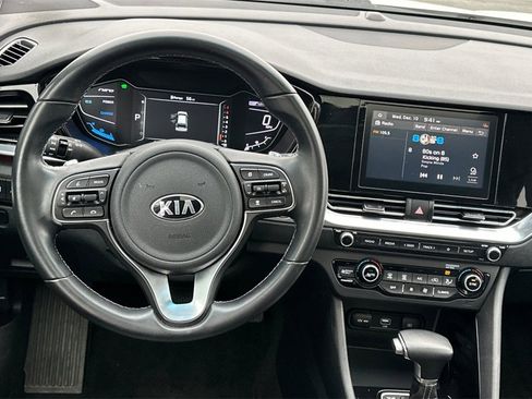 Used 2021 Kia Niro Touring image 17