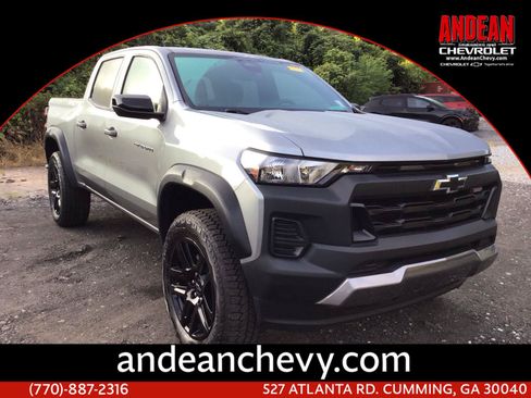 Used 2024 Chevrolet Colorado Trail Boss w/ Advanced Trailering Package AWD/4WD image 1