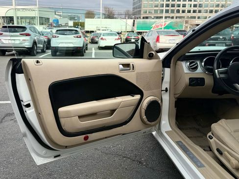 Used 2006 Ford Mustang GT Premium image 9