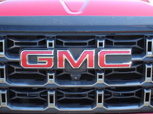 Used 2023 GMC Canyon AT4 w/ Technology Package AWD/4WD image 17