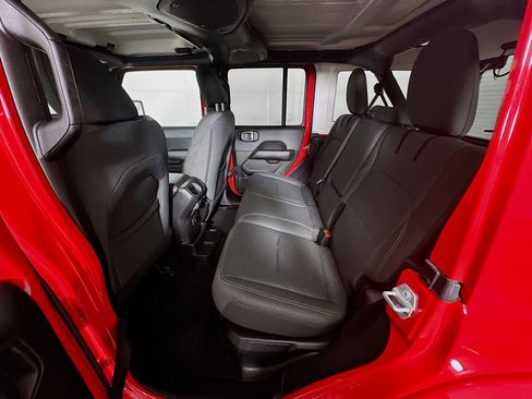 Used 2025 Jeep Wrangler Sahara w/ Safety Group image 29