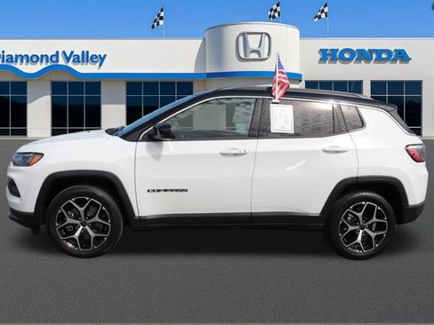 Used 2025 Jeep Compass Limited AWD/4WD image 9