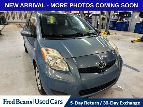 Used 2010 Toyota Yaris 2-Door Hatchback image 10