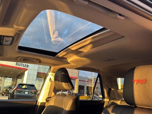 Certified 2023 Toyota 4Runner TRD Off-Road Premium w/ Moonroof Package image 28