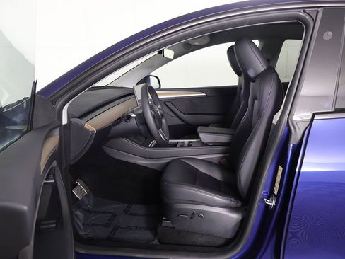 Used 2023 Tesla Model Y Long Range image 23