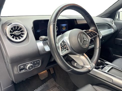 Used 2025 Mercedes-Benz GLB 250 4MATIC image 48