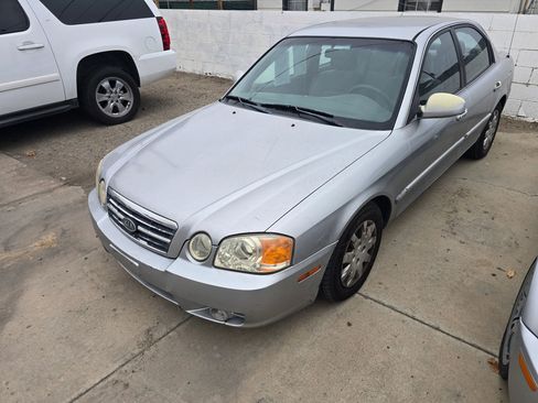 Used 2004 Kia Optima LX image 2
