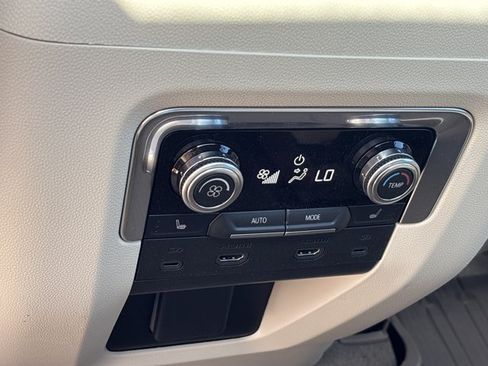 New 2026 GMC Yukon Denali w/ Denali Reserve Package AWD/4WD image 23