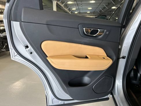 Certified 2025 Volvo XC60 T8 Ultra w/ Climate Package AWD/4WD image 22