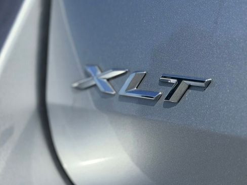 Used 2023 Ford Explorer XLT w/ Equipment Group 202A RWD image 9