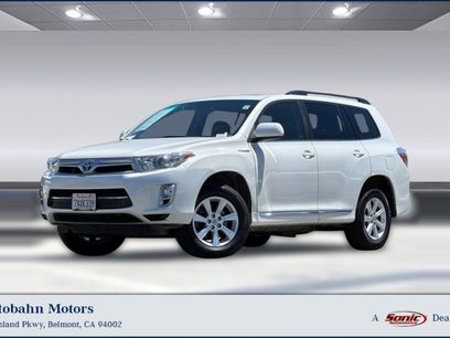 Used 2013 Toyota Highlander 4WD Hybrid w/ Leather Premium Pkg