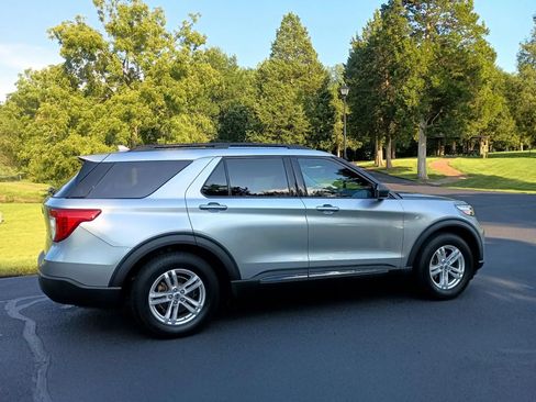 Used 2020 Ford Explorer XLT RWD image 14