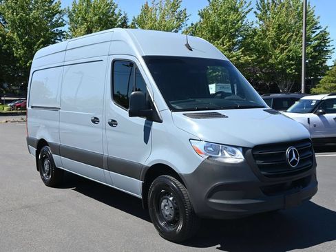 Used 2019 Mercedes-Benz Sprinter 144 image 8