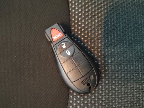 Used 2020 Jeep Cherokee Latitude w/ Cold Weather Group image 32