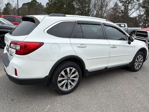 Used 2017 Subaru Outback 2.5i Touring image 8