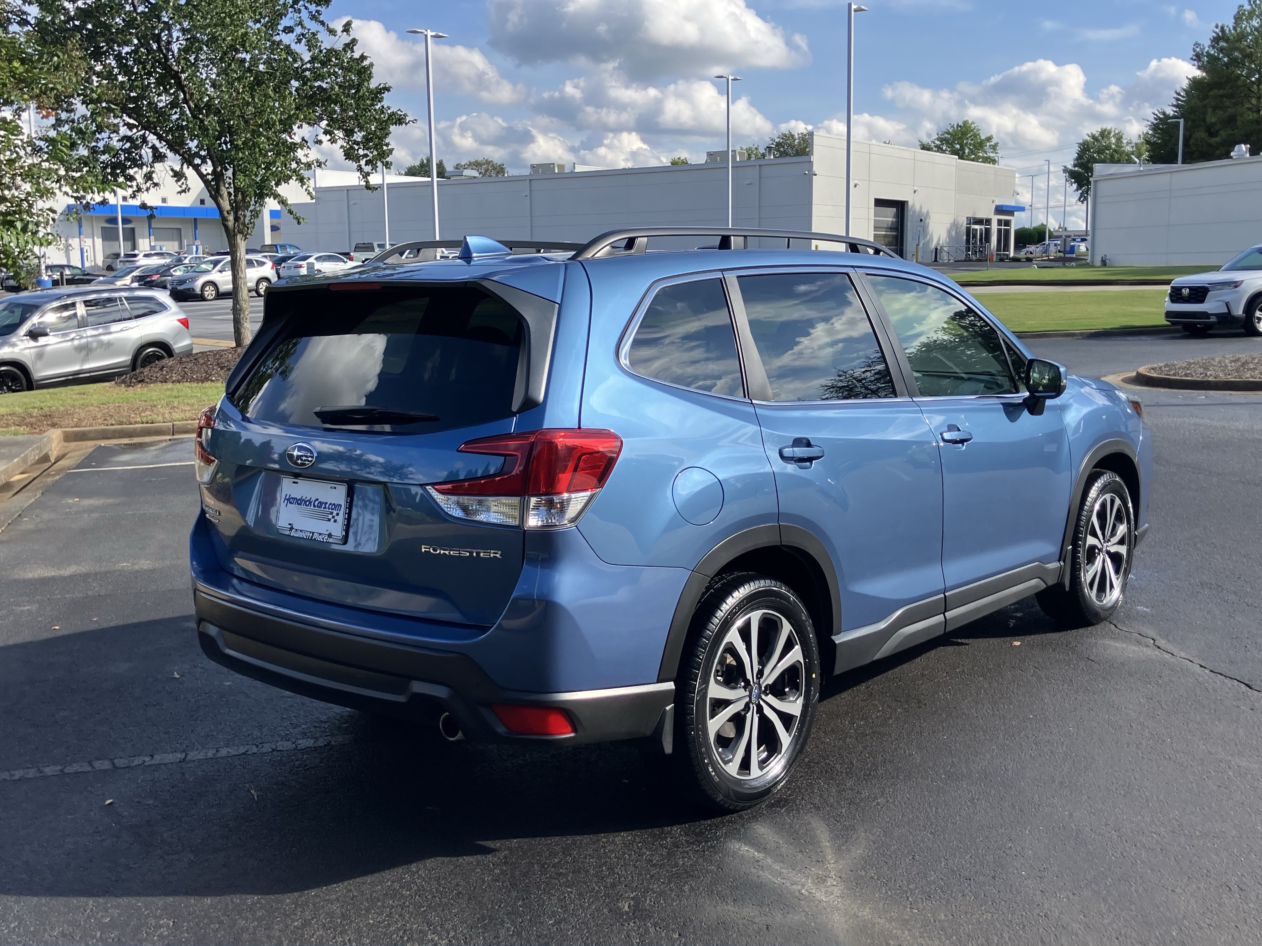 Used 2022 Subaru Forester Limited AWD/4WD image 10