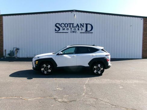 Used 2025 Hyundai Kona SEL image 1