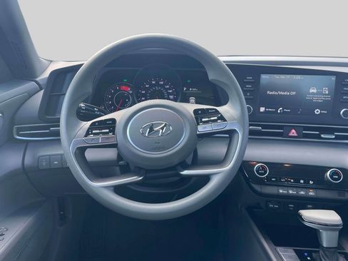 Used 2023 Hyundai Elantra SEL w/ Cargo Package image 14