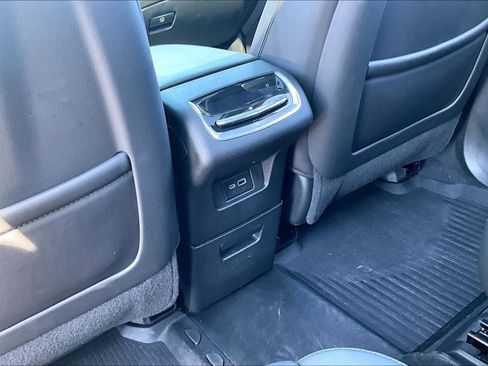 Used 2022 Cadillac XT6 Sport w/ Technology Package image 25