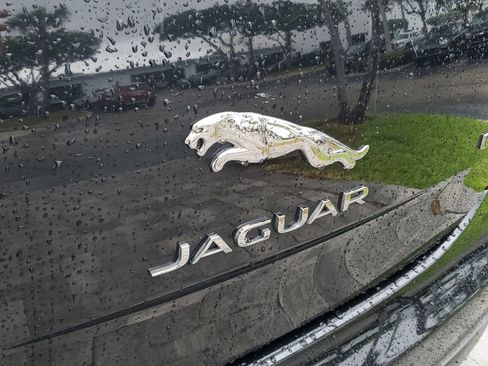 Used 2019 Jaguar XJ L Supercharged image 9