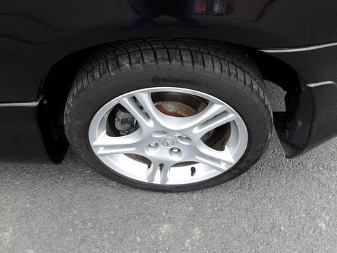 Used 2004 MAZDA MX-5 Miata LS image 27